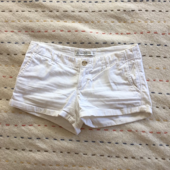 🧿A&F White Shorts - Picture 1 of 3